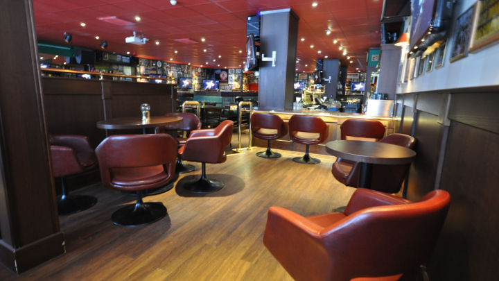 Philips lighting lit the Olearys lounge area  