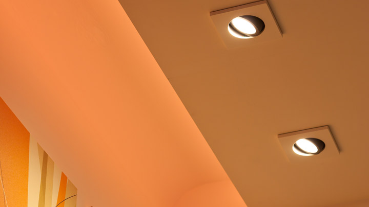 Le spot d’ambiance LED HealWell de Philips Lighting améliore l’expérience du patient et facilite le déplacement des équipes de soins