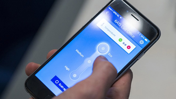 Philips Lighting’s smart lighting system: Workers use the personal control application to personalize workspaces