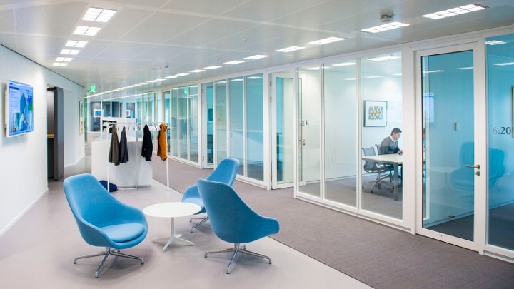 Philips Lighting’s smart lighting system: A full range of LED luminaires is available